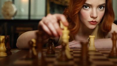 Netflix lanza un juego de ajedrez basado en 'Gambito de Dama'