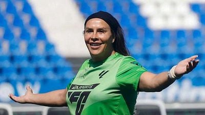 Karla Sofía Gascón golpeó a Manolo Cardona, protagonista de ‘Medusa’ y el video se hizo viral noticias imagen