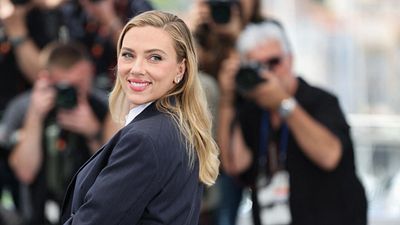 Protagonizada por una actriz de 95 años: Así es la primera película dirigida por Scarlett Johansson noticias imagen