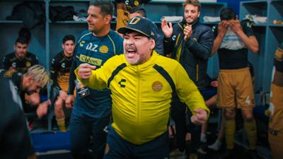 Desde Pelé hasta Maradona, estas son las mejores series sobre fútbol disponibles en Netflix