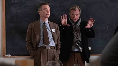 El extraño objeto que Christopher Nolan cuelga en su cuello durante los rodajes: ningún otro director hace lo mismo noticias imagen