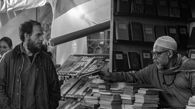 Las reflexiones sobre el periodismo en 'Los iniciados', la nueva película de Prime Video noticias imagen