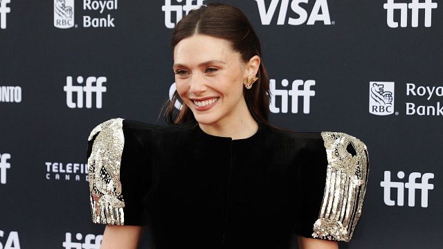 Elizabeth Olsen y Alicia Vikander lucen increíbles en la premiere de 'The Assessment' en TIFF 2024 noticias imagen