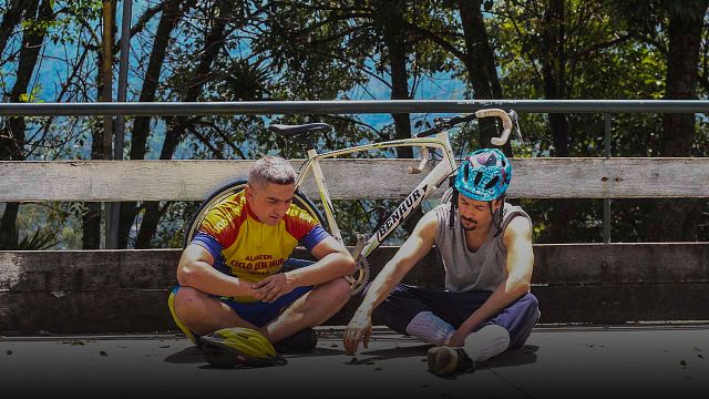 'Caballo de acero', la película colombiana sobre la pasión por el ciclismo que llegó a los cines noticias imagen