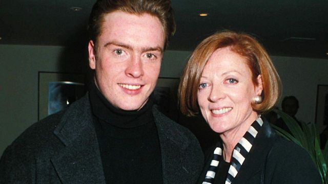 "Pensábamos que sería un poco cursi": Maggie Smith nunca actuó con su hijo, pero fue el villano más joven de la saga 007 noticias imagen