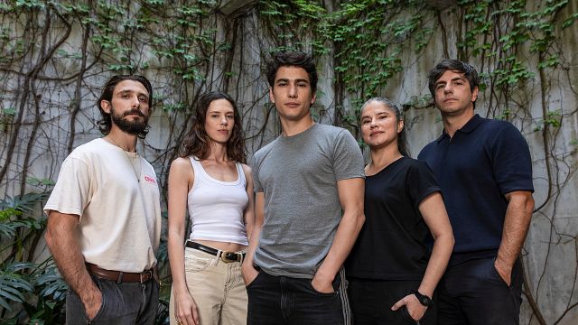 Una actriz colombiana se une a 'El futuro es nuestro', la nueva serie de Netflix con el protagonista de 'La sociedad de la nieve' noticias imagen