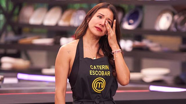 Este fue el mensaje que recibió Caterin Escobar de un exfutbolista colombiano tras su eliminación de 'Masterchef Celebrity' noticias imagen