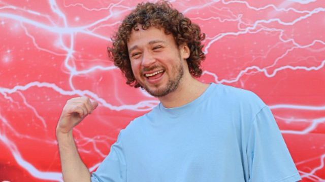 La cantante que Luisito comunica no dejó de escuchar en el 2024 y que seguro no conocías hasta ahora noticias imagen