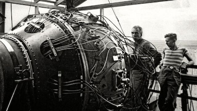 Este documental de Netflix sobre la bomba atómica te cuenta lo que no vimos en 'Oppenheimer' noticias imagen