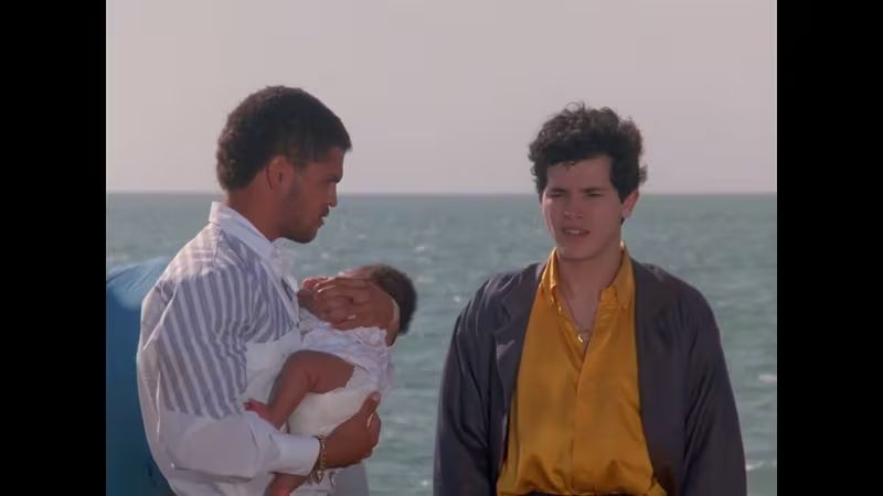 John Leguizamo comenzó en su adolescencia con pequeños papeles en Hollywood
