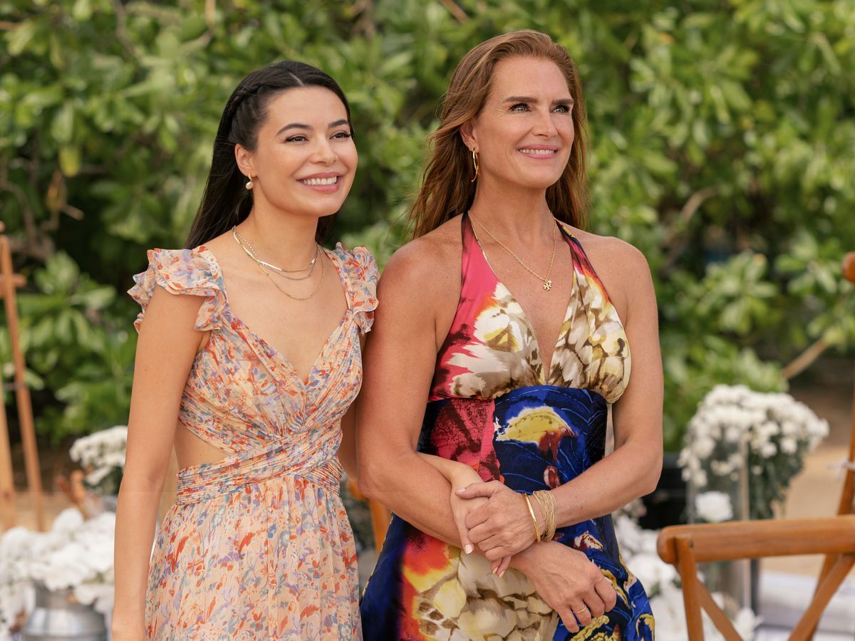 Miranda Cosgrove y Brooke Shields en 'La mamá de la novia'