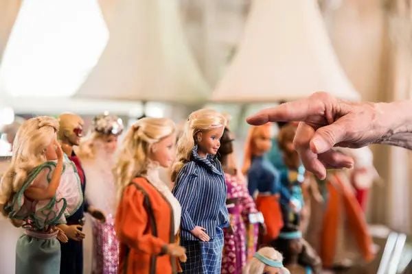 Spencer comenzó a trabajar con Barbie a los 18 años.